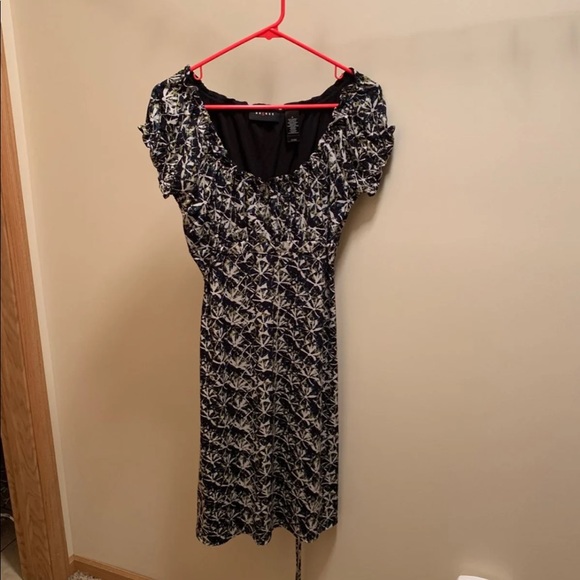 Dress - Picture 1 of 3